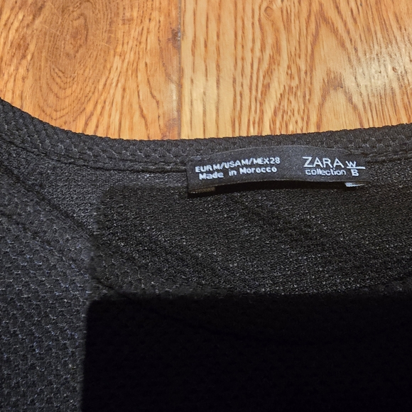 Elegant Black Lace Top - Picture 5 of 5